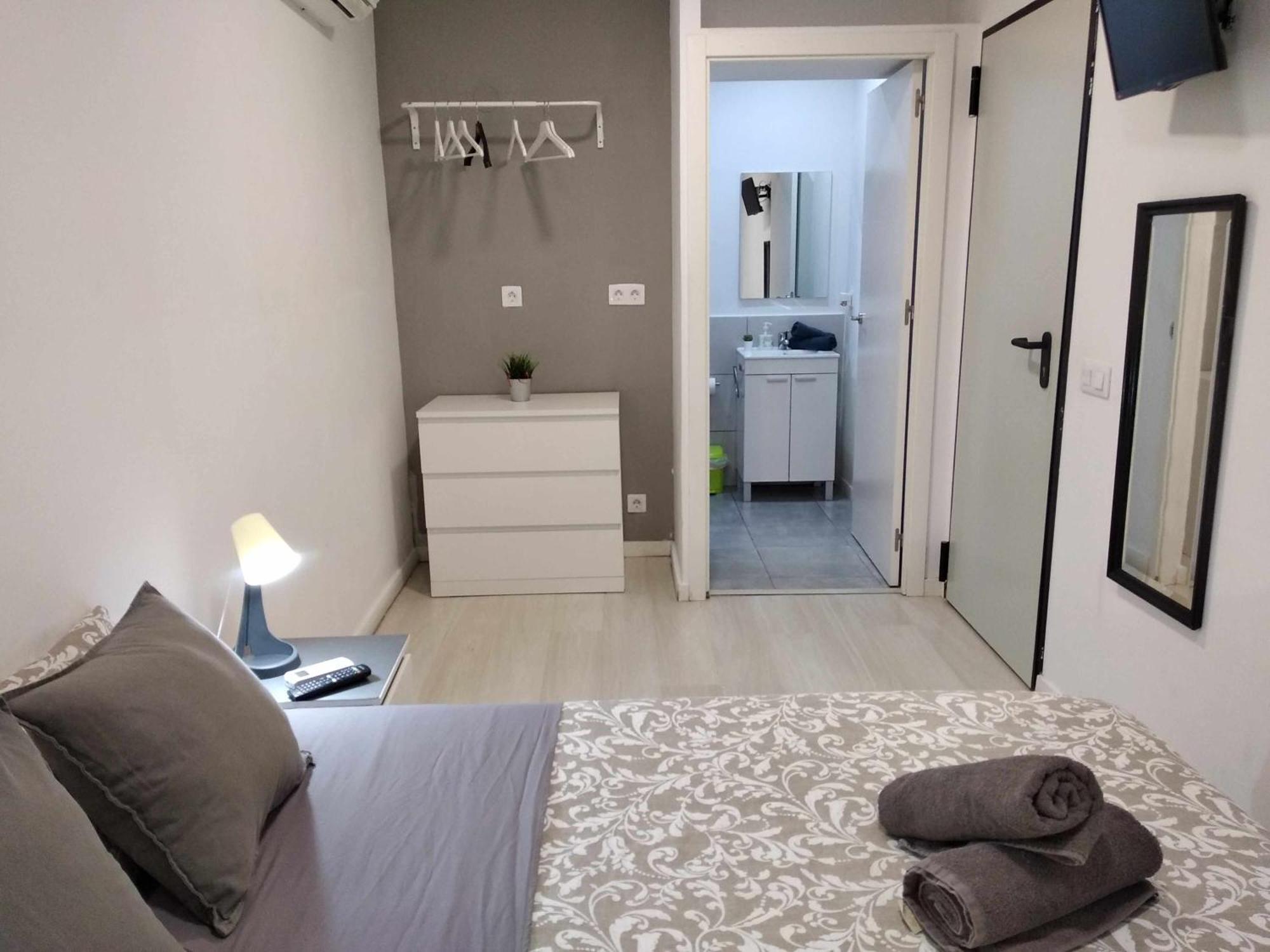 Hostal Urban Basic L'Hospitalet de Llobregat Camera foto